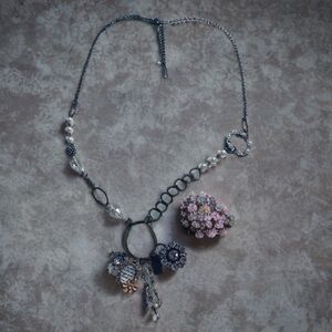 🌹PLUNDER BRONZE DANIELLE PRAY NECKLACE